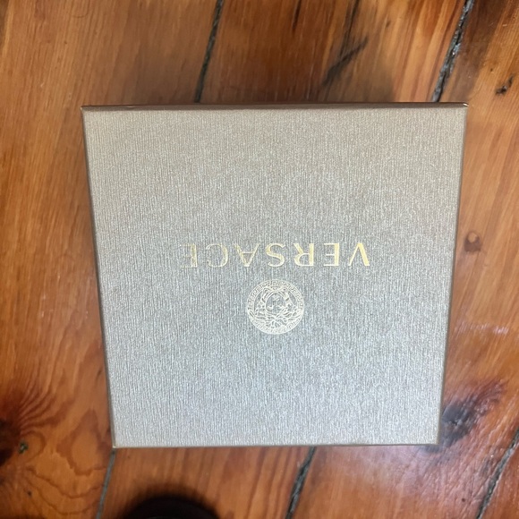 Versace Watch - Picture 2 of 4